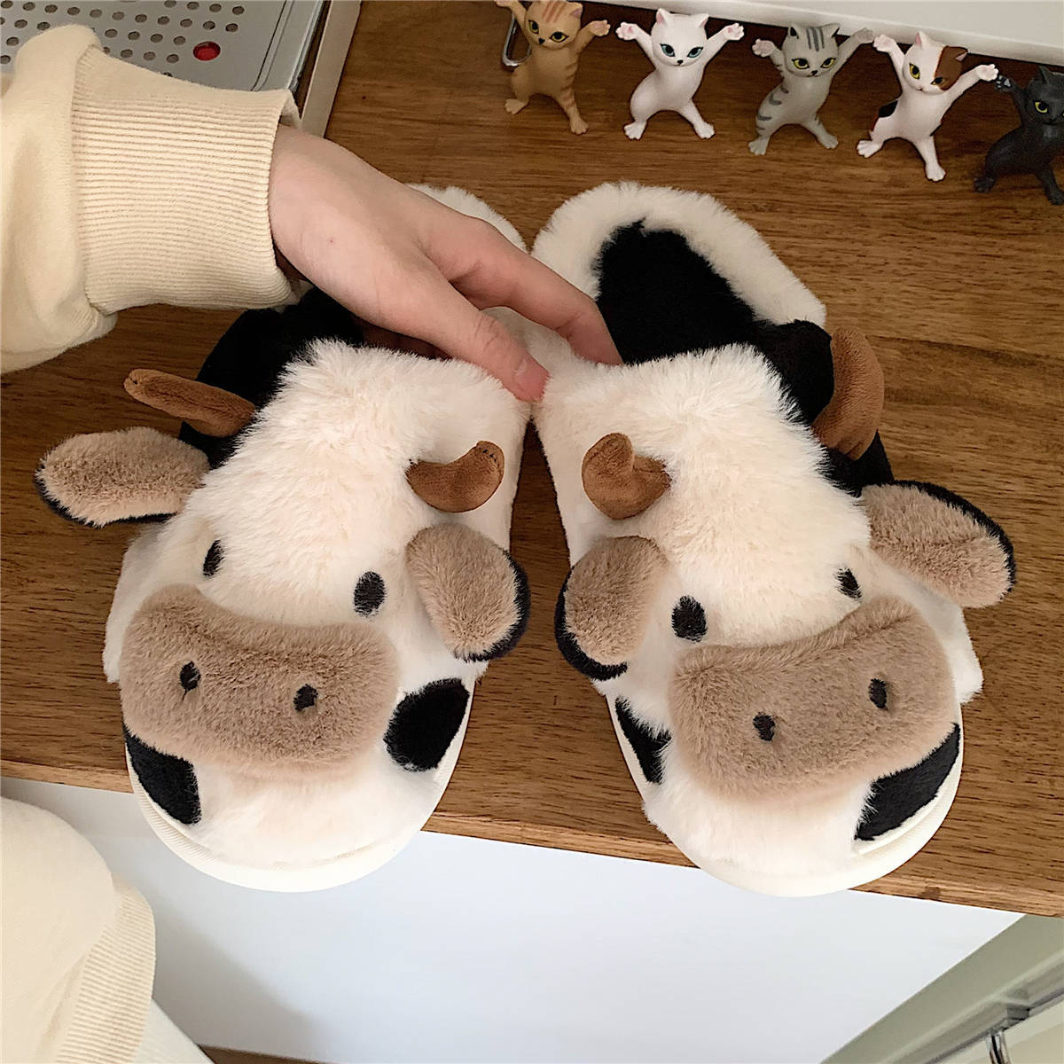 Cow Plush Slippers – Cute Kawaii Soft Indoor Shoes