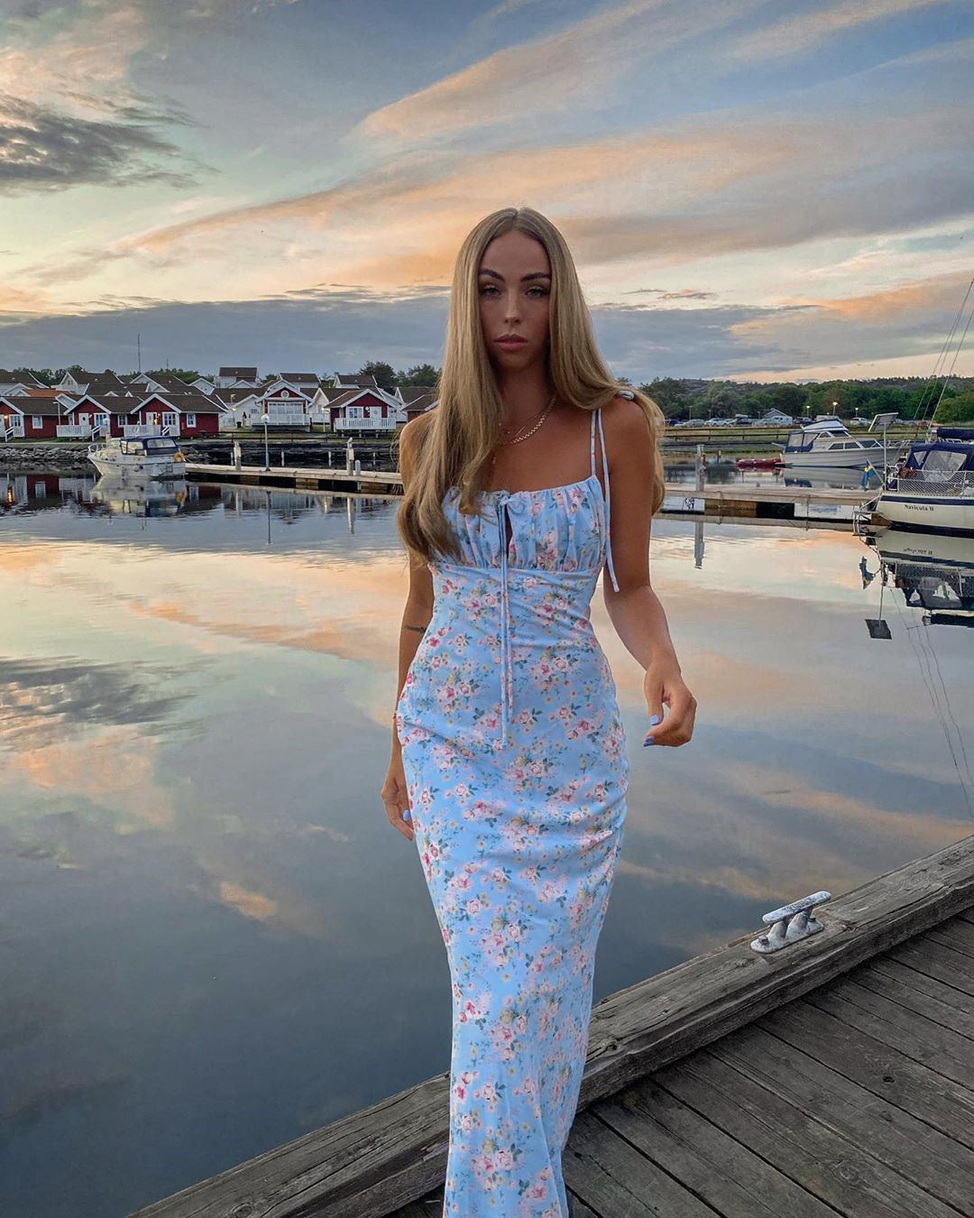 Floral Pleated Dress – Elegant Summer Style