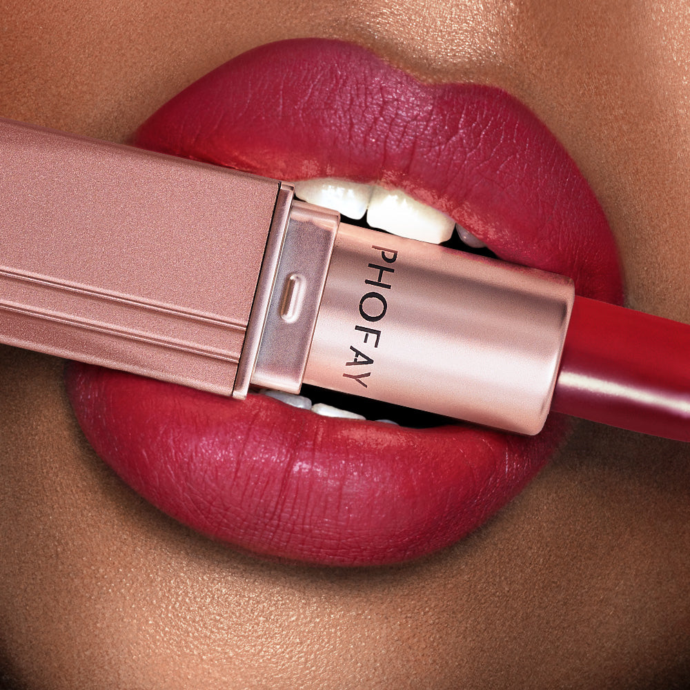 Matte Lipstick – Long-Lasting Velvet Finish