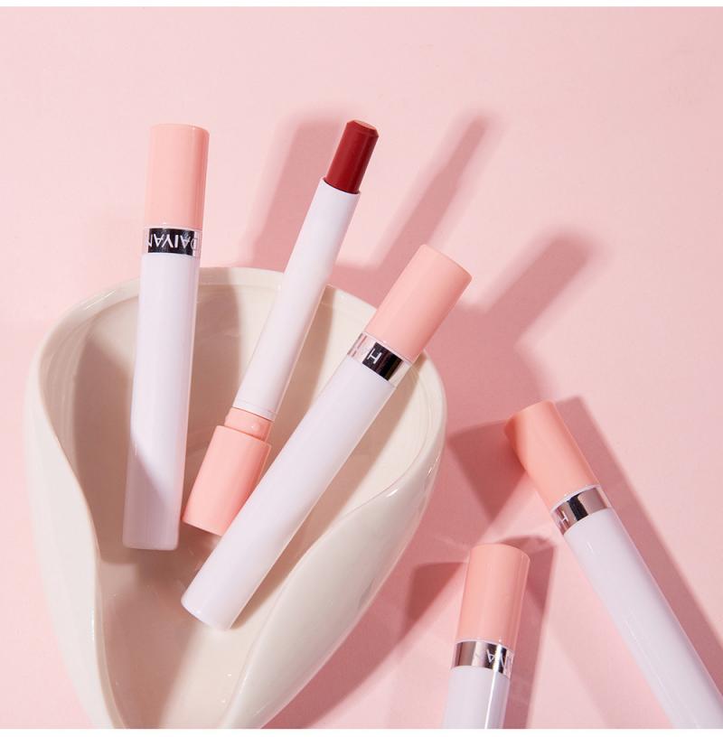 Matte Mist Lipstick – Soft Blur Velvet Finish