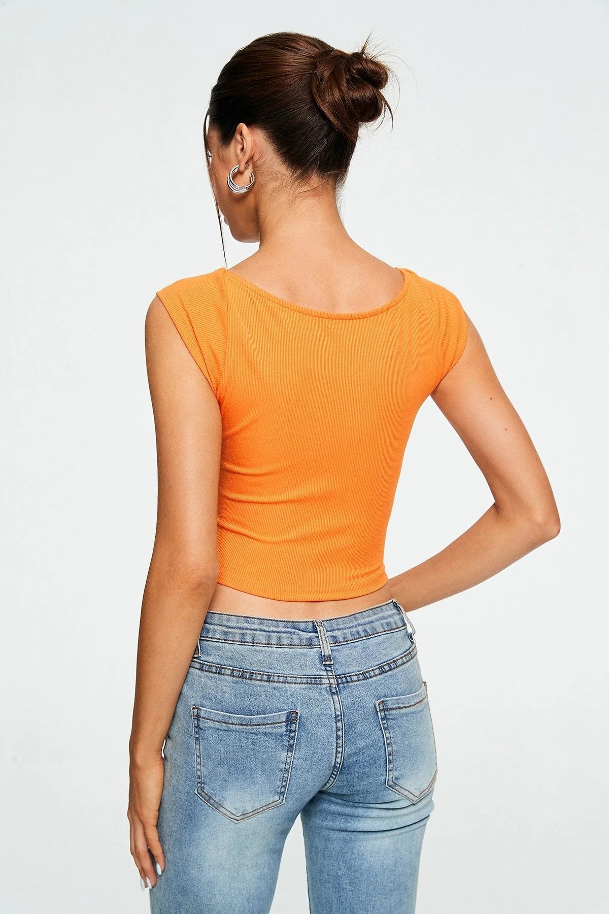 Sweetheart Ribbed Crop Top – Sleeveless Fit