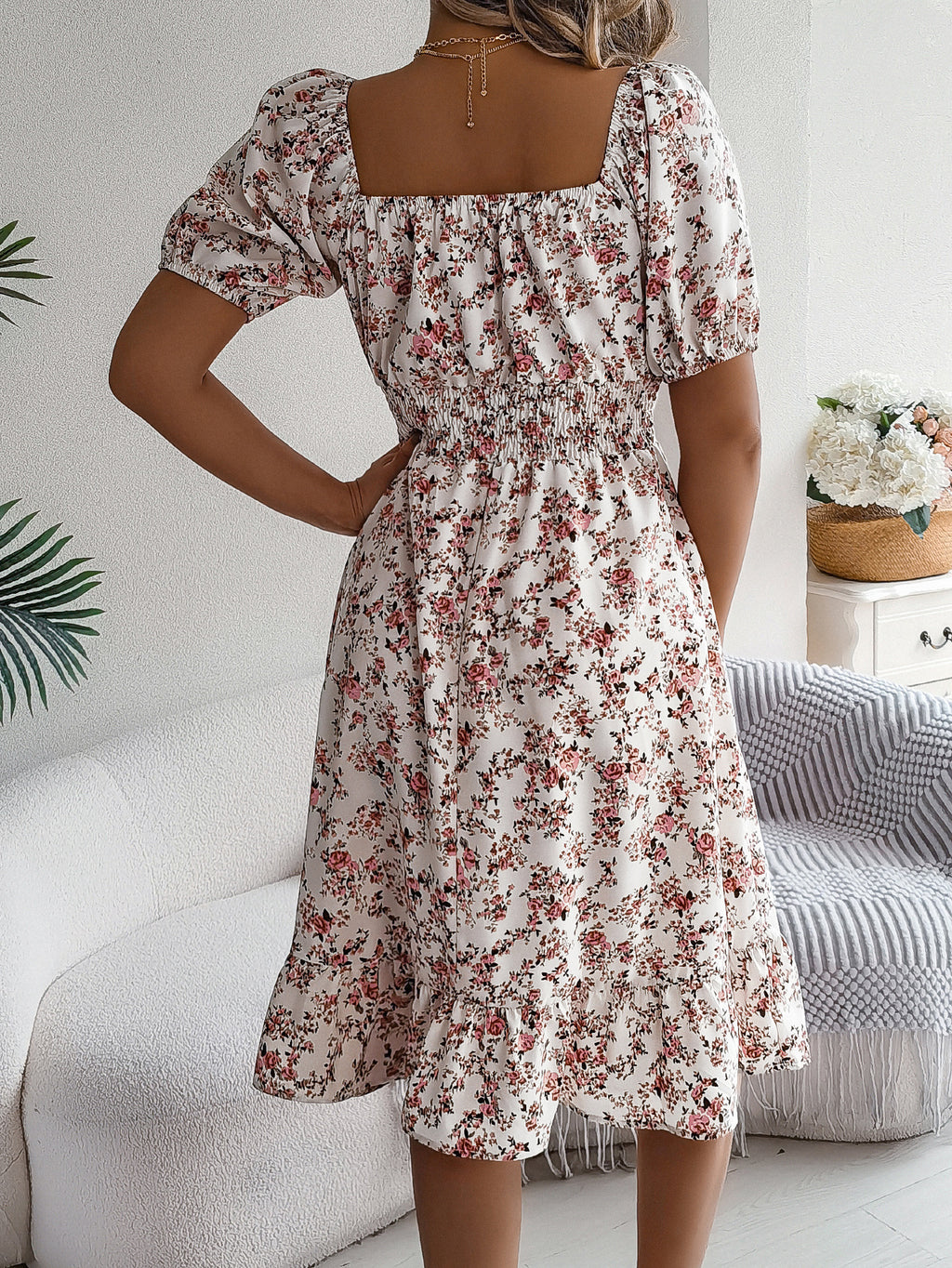 Floral Square Neck Dress – Ruffle Summer Style
