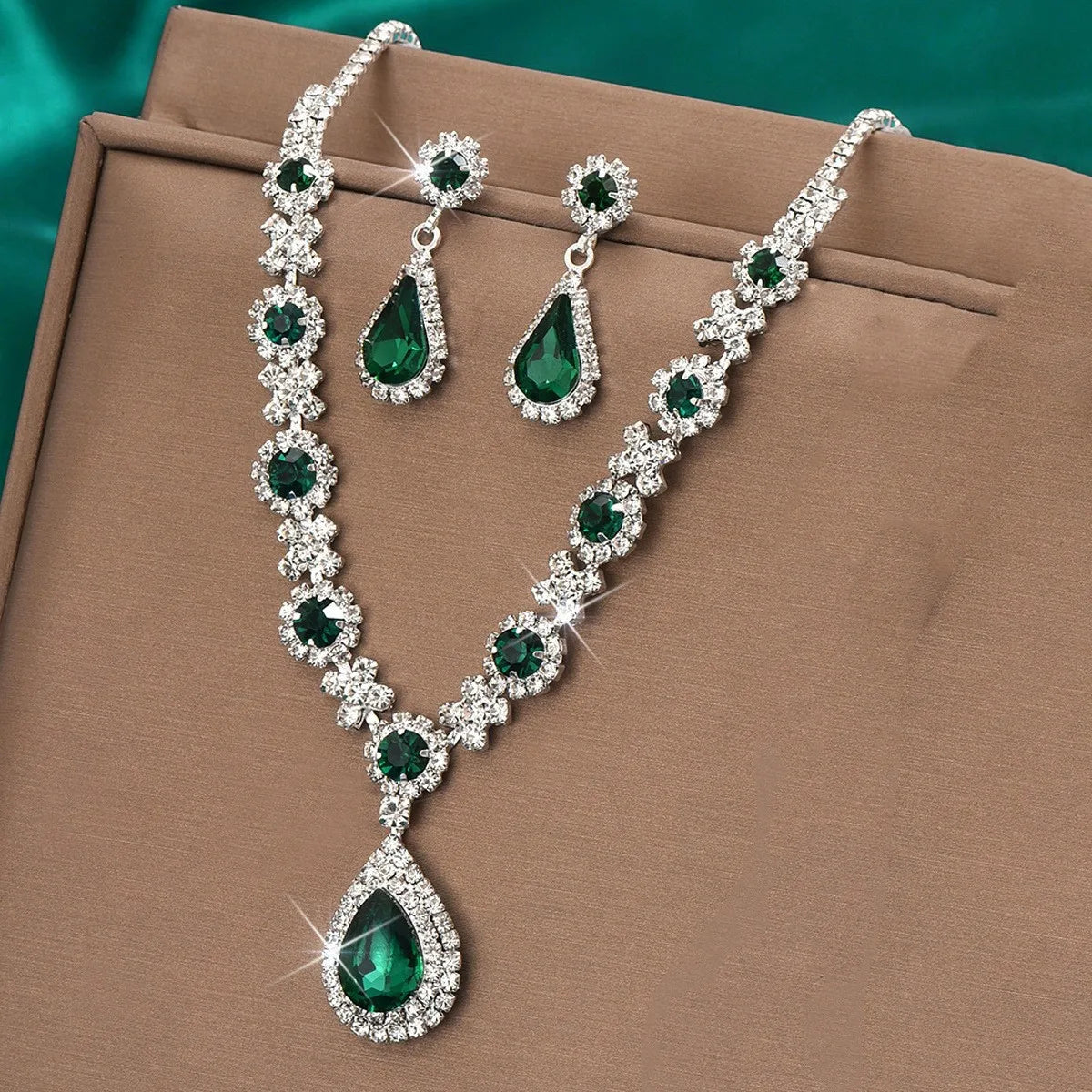 Women’s Crystal Necklace & Earrings Set – 3-Piece Elegant Jewelry for Evening Wear